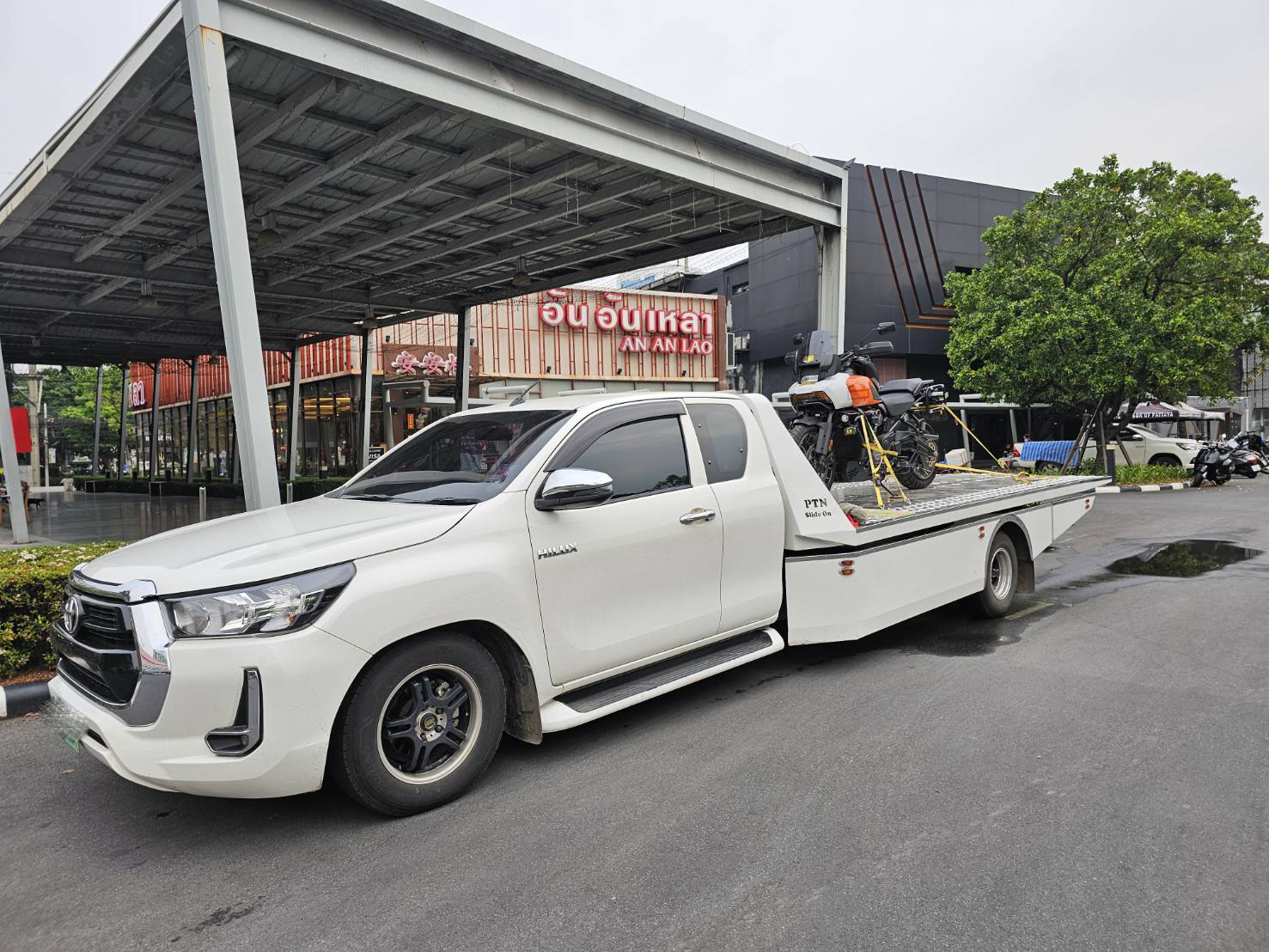 26 - https://uancarslideon24hours.com | บริการรถยก รถสไลด์ รถลากจูง บริการตลอด 24 ชั่วโมง บริการรวดเร็ว ราคาถูก