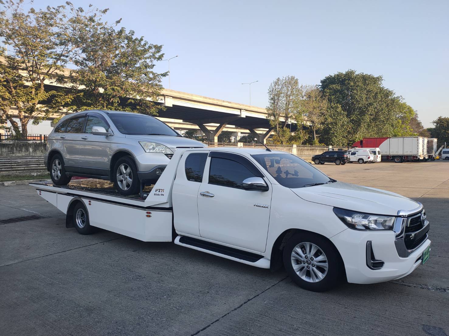 28 - https://uancarslideon24hours.com | บริการรถยก รถสไลด์ รถลากจูง บริการตลอด 24 ชั่วโมง บริการรวดเร็ว ราคาถูก